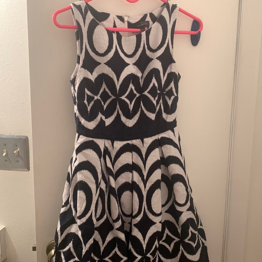The Limited patterned women’s business casual dress